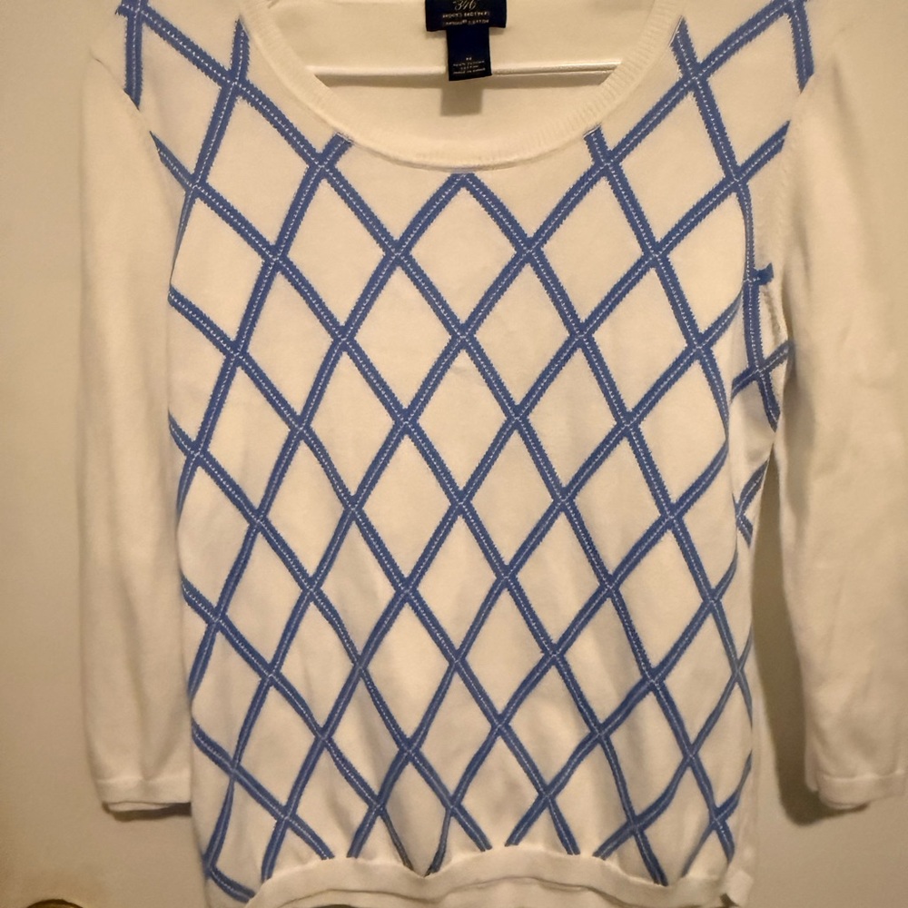 Brooks Brothers White Scoop Neck Sweater with Blue Diamond Lattice